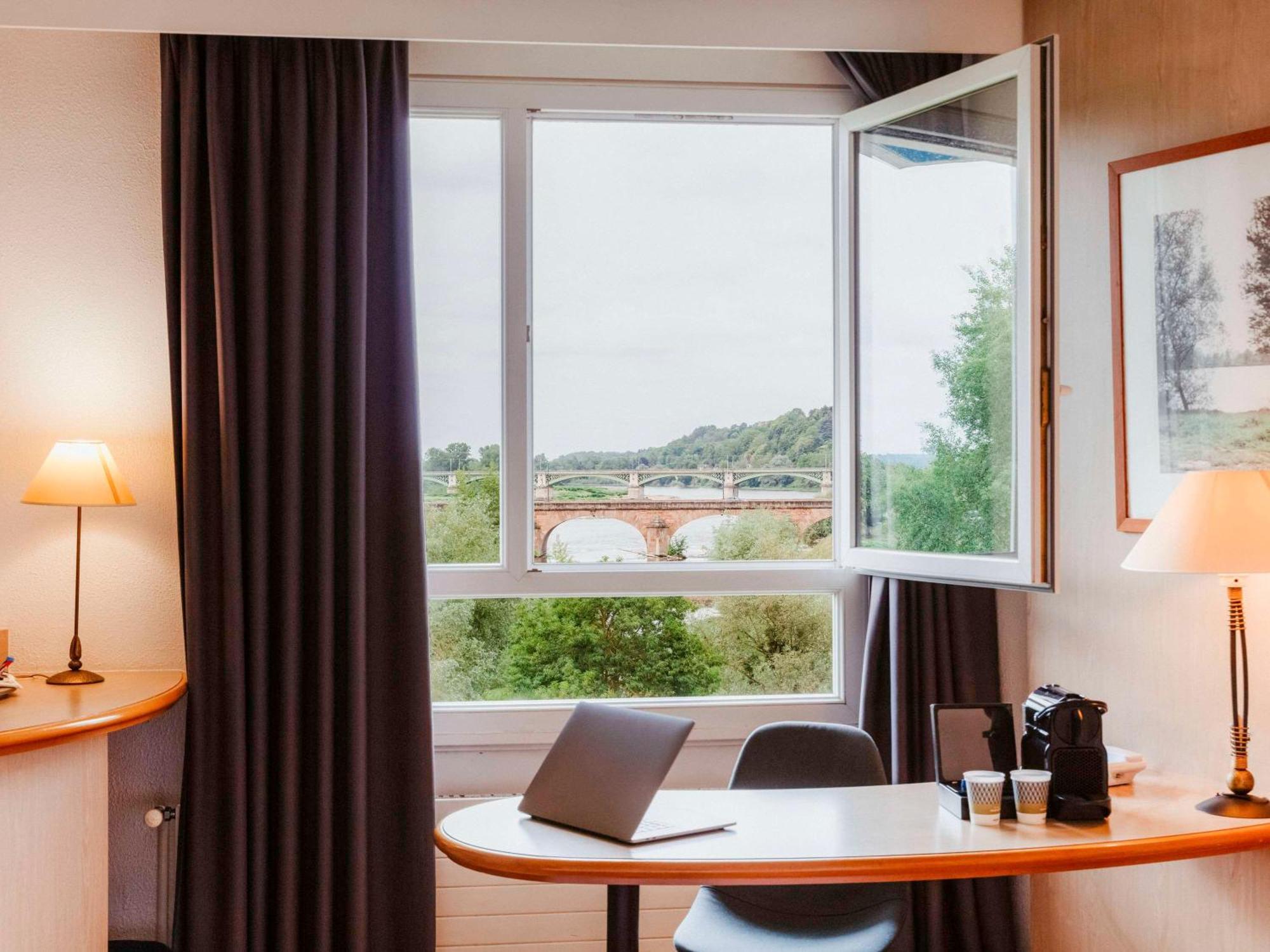 Mercure Nevers Pont De Loire Exterior foto