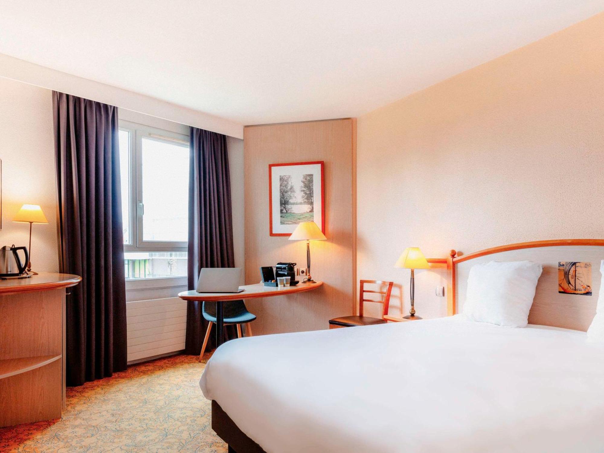 Mercure Nevers Pont De Loire Exterior foto